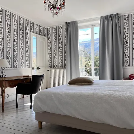 La Demeure Du Val D'ainan Holiday home *